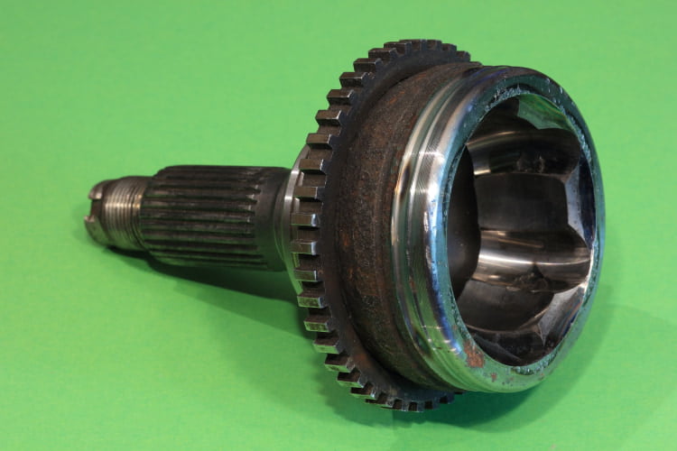 cv-axle-boot-overview-signs-and-replacement-gmund-cars